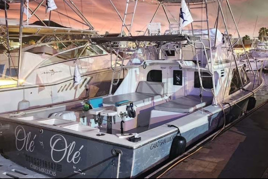 33 foot ole ole fishing boat in cabo mexico